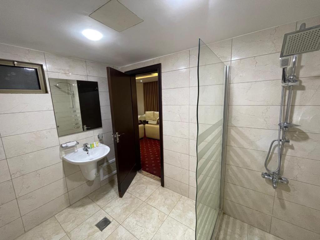 Madison Hotel Amman Extérieur photo