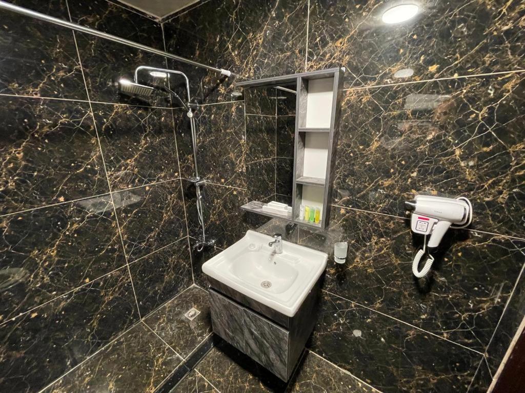 Madison Hotel Amman Extérieur photo