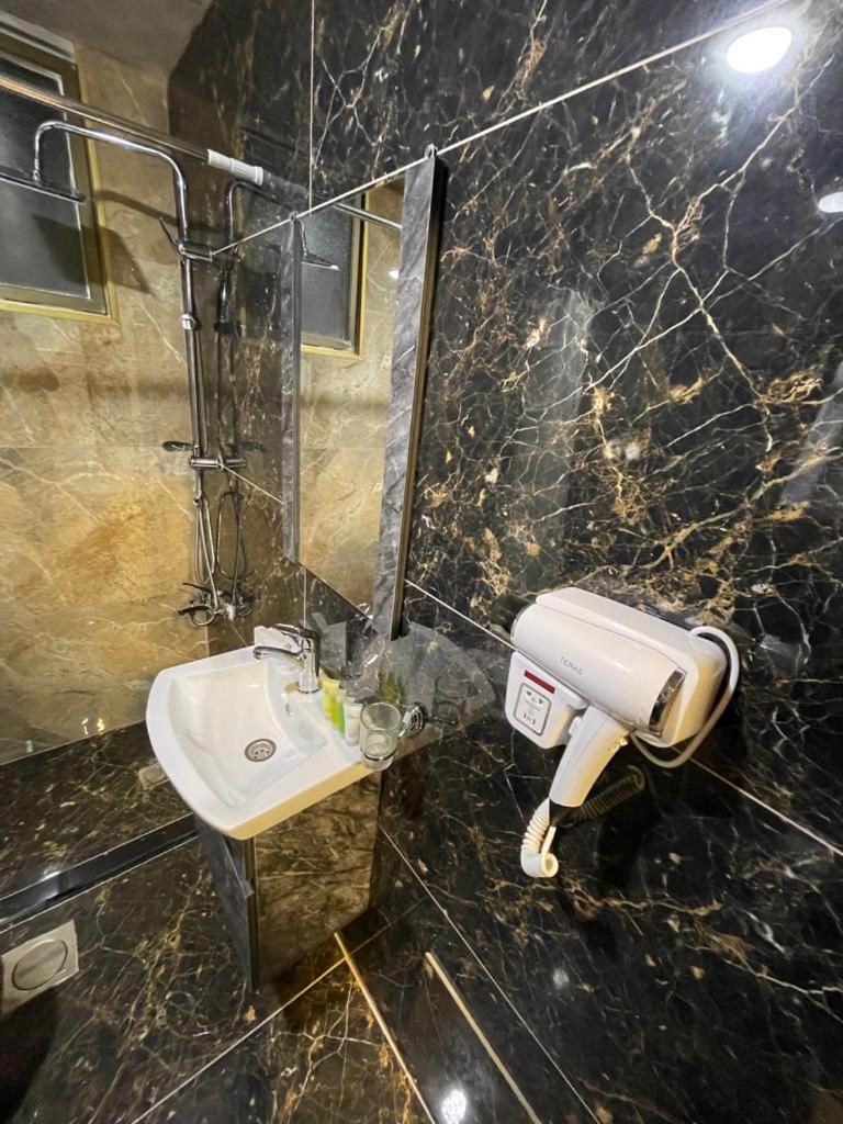 Madison Hotel Amman Extérieur photo